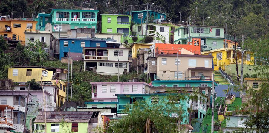 El promedio de asistencia económica recibida por los afectados por el huracán María es menor que nueve de los últimos 11 huracanes grandes que han pasado por jurisdicciones de Estados Unidos. Al lado, el pueblo de Comerío, uno de los más afectados. (horizontal-x3)