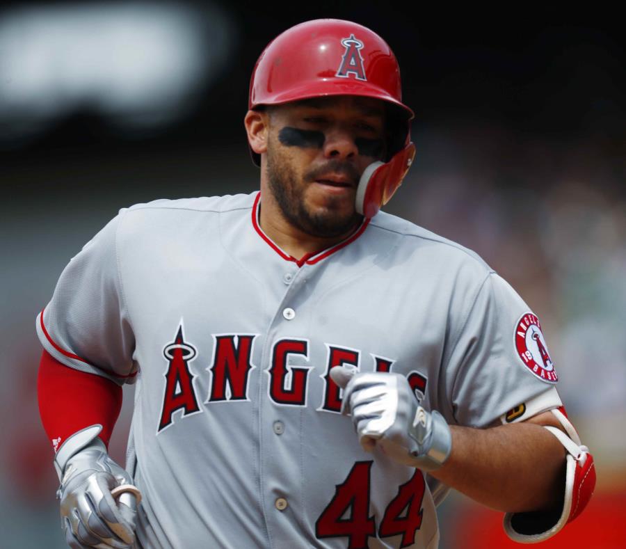 René Rivera con los Angelinos. (AP) (semisquare-x3)