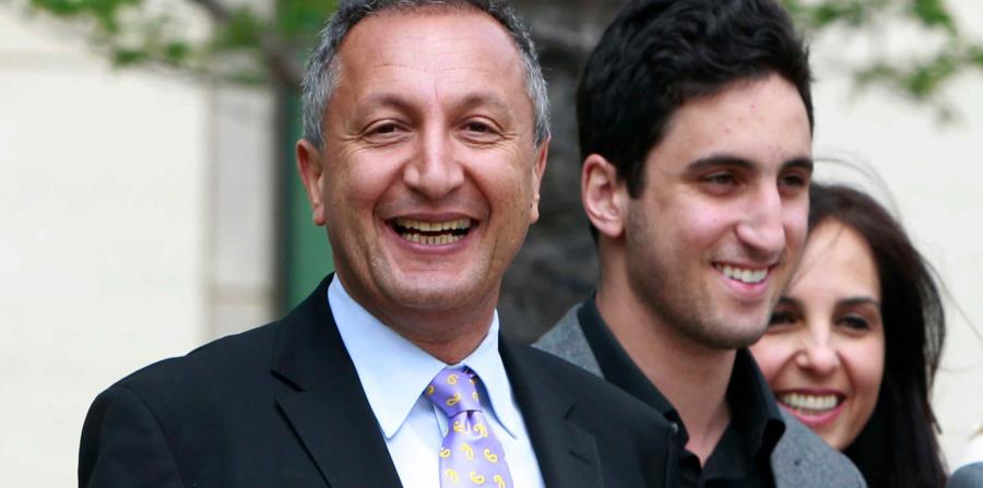 Isaac Larian, a la izquierda, es el CEO de los creadores de las muñecas Bratz. (AP) (horizontal-x3)