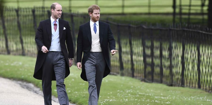 Los príncipes Guillermo y Enrique de Inglaterra hablarán sobre la semana que siguió a la muerte de su madre, desde el momento en el que conocieron la noticia de su accidente hasta el funeral. (horizontal-x3)
