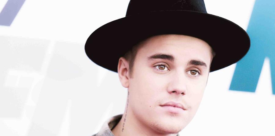 JUSTIN BIEBER (horizontal-x3)