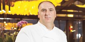 Chef José Andrés tiene como meta repartir 40,000 comidas diarias en España
