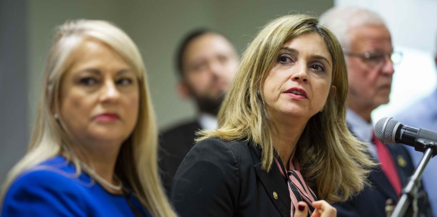 Olga B. Castellón, a la derecha, fue nombrada secretaria interina de Justicia ante la destitución temporal de Wanda Vázquez Garced, a la izquierda. (GFR Media) (horizontal-x3)