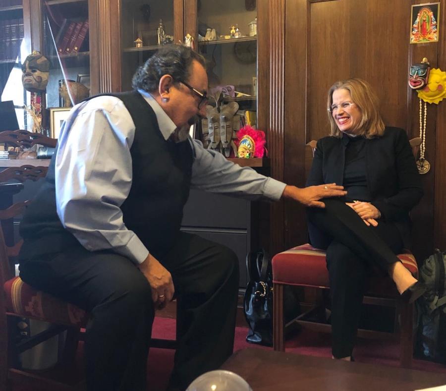 Esta semana, la alcaldesa Carmen Yulín Cruz se reunió con el presidente del Comité de Recursos Naturales, Raúl Grijalva. (semisquare-x3)