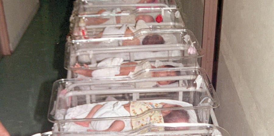 La Organización Mundial de la Salud (OMS) explica que la mujer requiere un ambiente tranquilo para dar a luz (horizontal-x3)