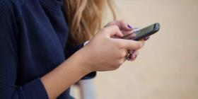 Una adolescente de 14 años muere al explotar su teléfono celular