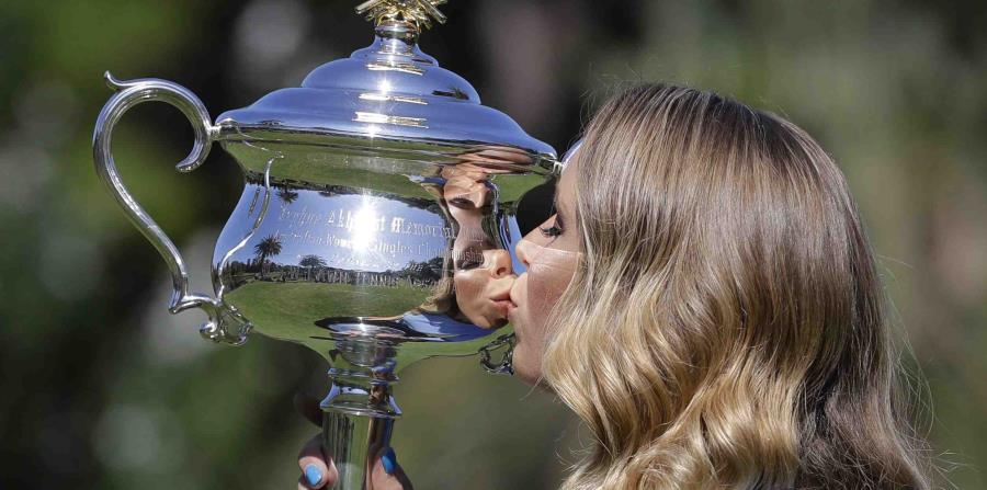 Wozniacki vuelve a ser número 1 tras ganar en Australia (horizontal-x3)