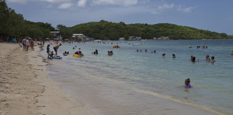 Los muestreos más recientes realizados por el Programa de Playas de la JCA indicaron que la Playa Buyé en Cabo Rojo no está apta para bañistas ya que excede el parámetro de enterococos, por lo cual continúa bajo aviso de Bandera Amarilla. (horizontal-x3)