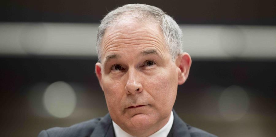 El jefe de la Agencia de Protección Medioambiental (EPA, por sus siglas en inglés), Scott Pruitt (AP) (horizontal-x3)