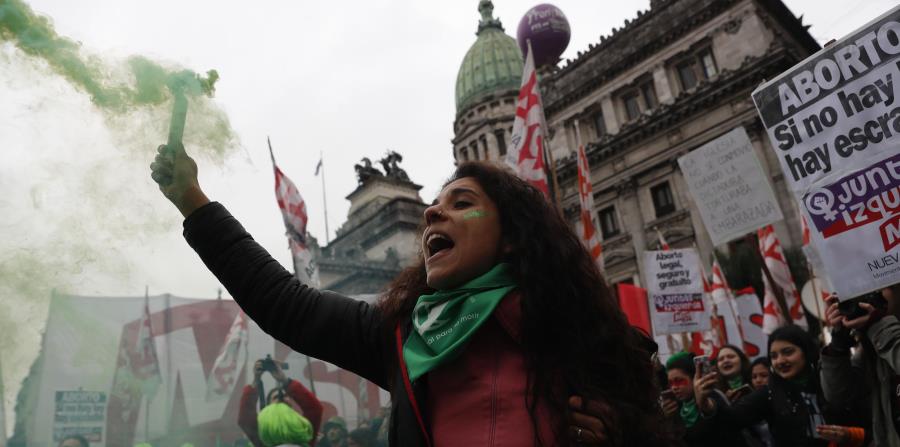 El Senado argentino debate si se aprueba o no la Ley del aborto libre (horizontal-x3)