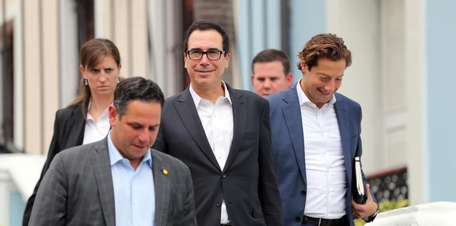 Steven Mnuchin at the center. (GFR Media) (horizontal-x3)