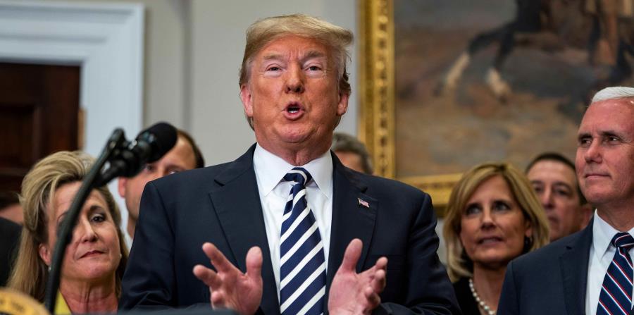 Donald Trump anunció el jueves que no asistiría a la cumbre con Kim que se tenía programada para el 12 de junio en Singapur, pero luego indicó rápidamente que sí podría realizarse. (EFE / Jim Lo Scalzo) (horizontal-x3)