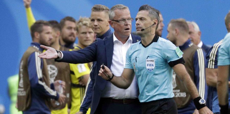 La Copa del Mundo le abre las puertas a la tecnología con el videoarbitraje (VAR, por sus siglas en inglés). (AP) (horizontal-x3)