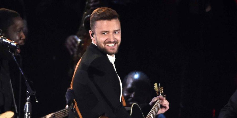 Justin Timberlake durante su presentación en la 49a entrega anual de los premios CMA en Nashville, Tennessee en una fotografía del 4 de noviembre de 2015. (AP) (horizontal-x3)