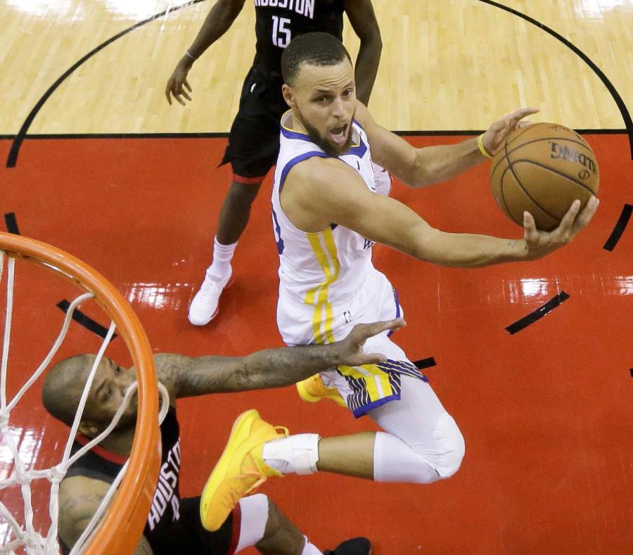Stephen Curry en la acción del quinto juego. (AP) (semisquare-x3)
