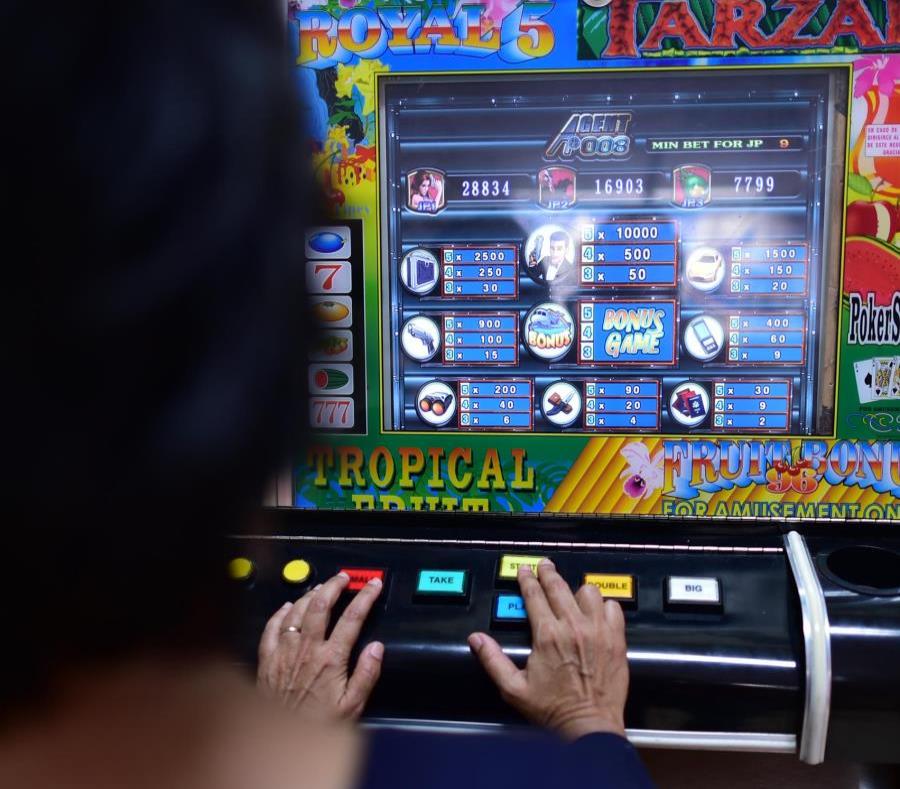 The measure includes the legalization of 45,000 slot machines over the next three years. (semisquare-x3)