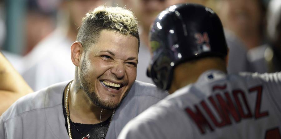Yadier Molina jugará en Japón en noviembre. (AP) (horizontal-x3)
