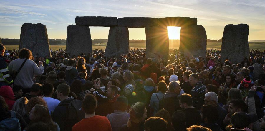 El circulo de piedras, ubicado en el sur de Inglaterra y que se cree que tiene 4,500 años de antigüedad, está considerado Patrimonio de la Humanidad y es conocido por su alineación con los movimientos del sol. (horizontal-x3)
