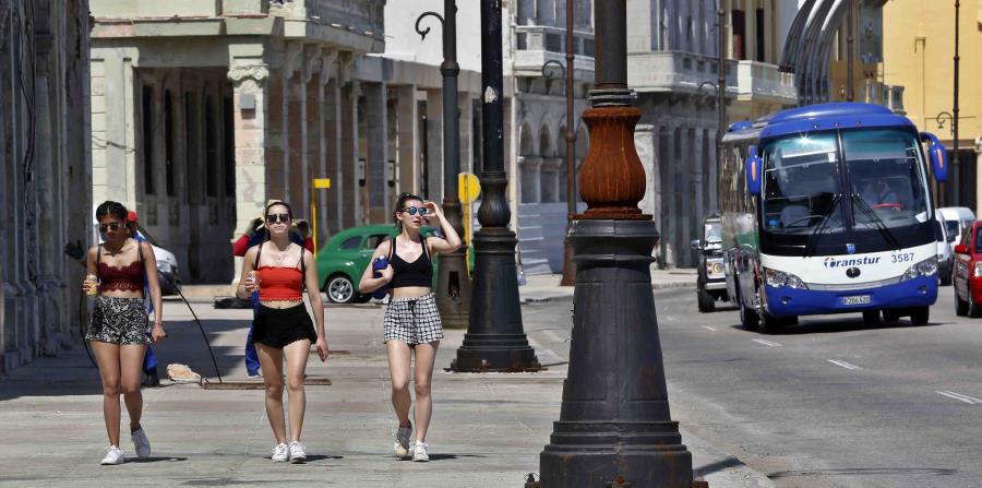 El pasado año el país archivó la cifra récord de 4,689,898 visitantes foráneos y un incremento del 16.2 por ciento. (EFE / Ernesto Mastrascusa) (horizontal-x3)