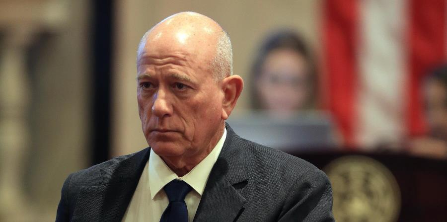 El senador Larry Seilhamer dijo que no se opone a evaluar la privatización en un solo proyecto, pero que no habría tiempo para hacerlo antes del 30 de junio. (horizontal-x3)