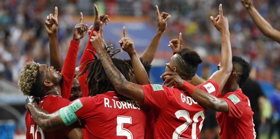 Panamá celebró el autogol de Yassine Meriah. (AP) (horizontal-x3)