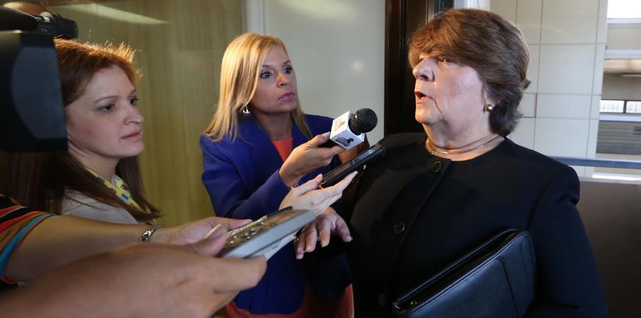 La fiscal Ines Carrau (der.), en representación del Departamento de Justicia, indicó que todos los delitos de corrupción deben estar exentos de ese beneficio. (horizontal-x3)