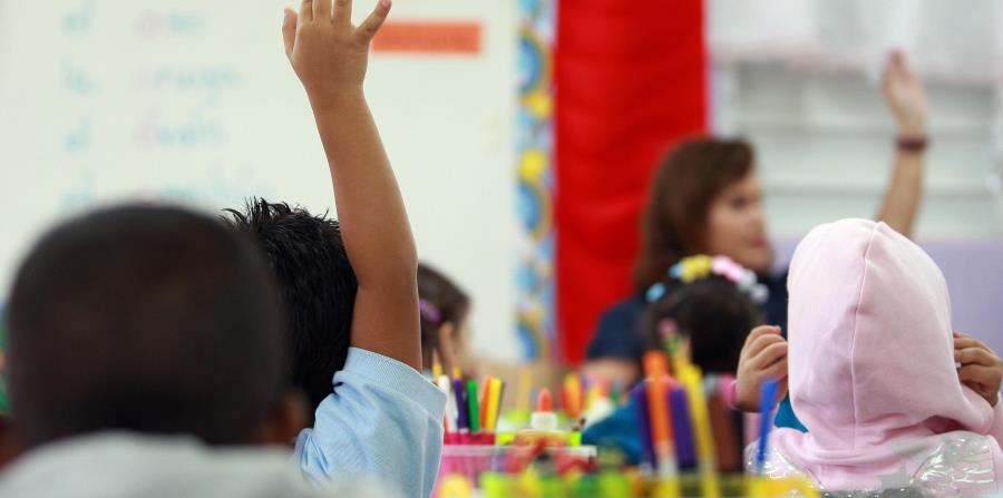 En lo que va del año escolar, 53 maestros han renunciado a sus puestos, mientras que otros 44 se han acogido al retiro y 33 se han acogido a licencias por enfermedad. En total, hay 297 puestos de maestros vacantes. (GFR Media) (horizontal-x3)