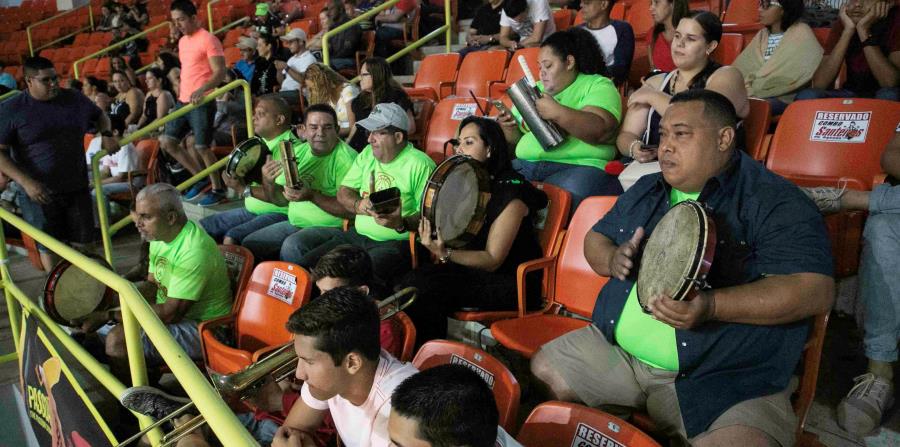 El lento inicio de temporada de los Santeros ha sido una de las razones para la reducción de fanáticos en los juegos locales, dijo su apoderado. (horizontal-x3)
