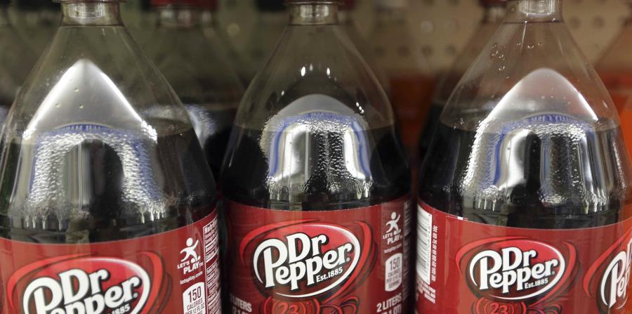 Unas botellas de Dr. Pepper en un supermercado en Concord, Nueva Hampshire. (horizontal-x3)