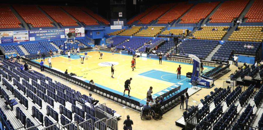 Los Vaqueros jugaron el viernes su primer juego en el coliseo Rubén Rodríguez ante Quebradillas. (david.villafane@gfrmedia.com) (horizontal-x3)