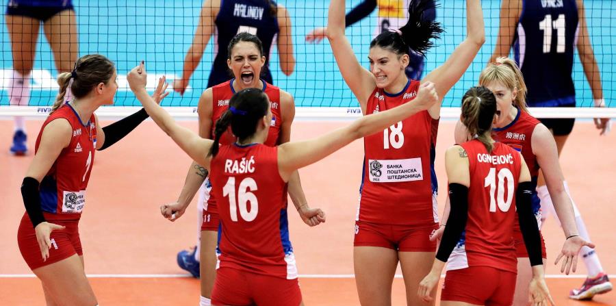Las jugadoras de Italia celebran el pase a la final. (EFE) (horizontal-x3)