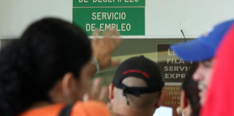 El estimado promedio de empleos durante el último trimestre de 2017 fue de 856,288. (horizontal-x3)