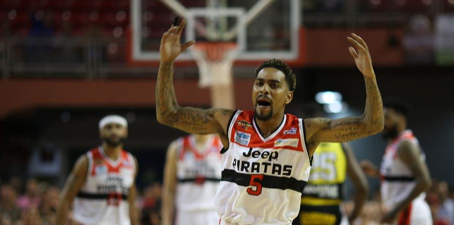 Con 26 puntos, Mike Rosario lideró a los Piratas, que llegaron a tener ventaja de hasta 19 puntos sobre Humacao en el partido celebrado en el coliseo Raymond Dalmau. (GFR Media) (horizontal-x3)