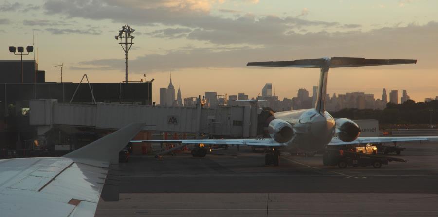 Aeropuerto LaGuardia (horizontal-x3)