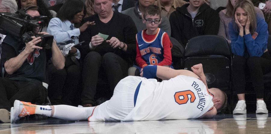 Porzingis se lastimó el pasado 6 de febrero en un partido contra los Bucks de Milwaukee. (AP) (horizontal-x3)
