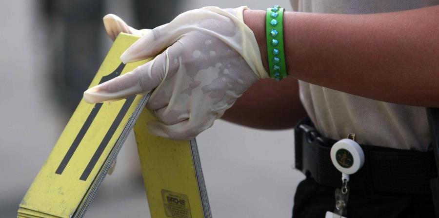 La escena es investigada por la División de Homicidios de Guayama. (GFR Media) (horizontal-x3)