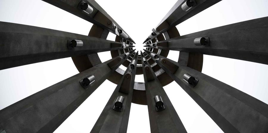 Vista del monumento Torres de Voces del Vuelo 93 en Shanksville, Pensilvania, el 10 de septiembre de 2018, en la víspera del 17mo aniversario de los ataques del 11-S. (AP) (horizontal-x3)