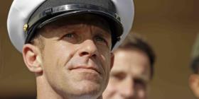 El secretario de Defensa despide al secretario de la Marina por caso de SEAL