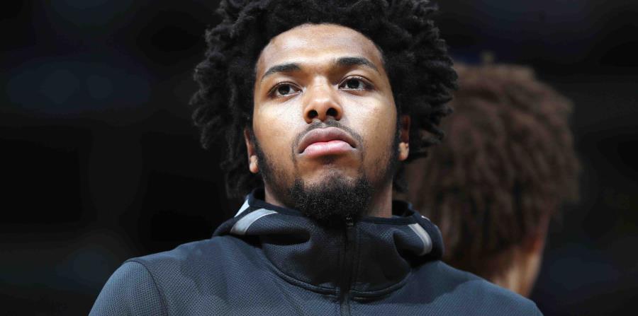 A mediados de mayo 2018, Sterling Brown fue detenido por una violación de estacionamiento. (horizontal-x3)