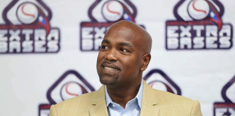 Carlos Delgado (horizontal-x3)