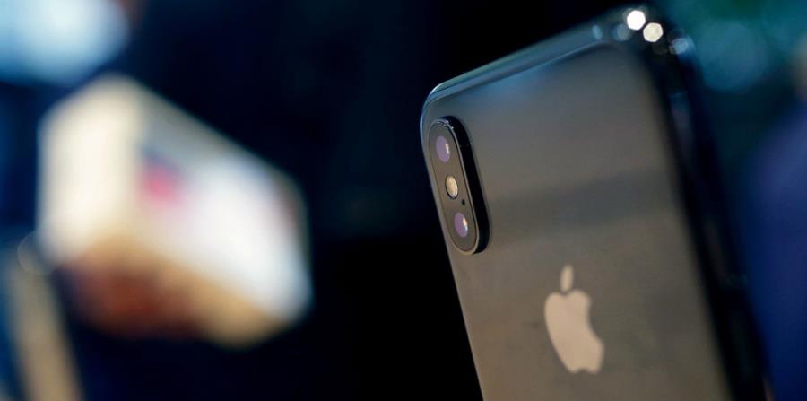 iPhone (horizontal-x3)