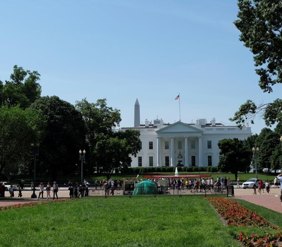 Image of the White House. (semisquare-x3)