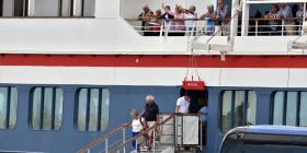 Pasajeros de crucero con casos de COVID-19 desembarcan en Cuba