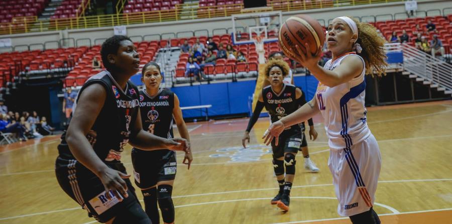 Dayshalee Salamán (a la derecha) anotó 22 puntos y agregó 11 asistencias. (Suministrada) (horizontal-x3)