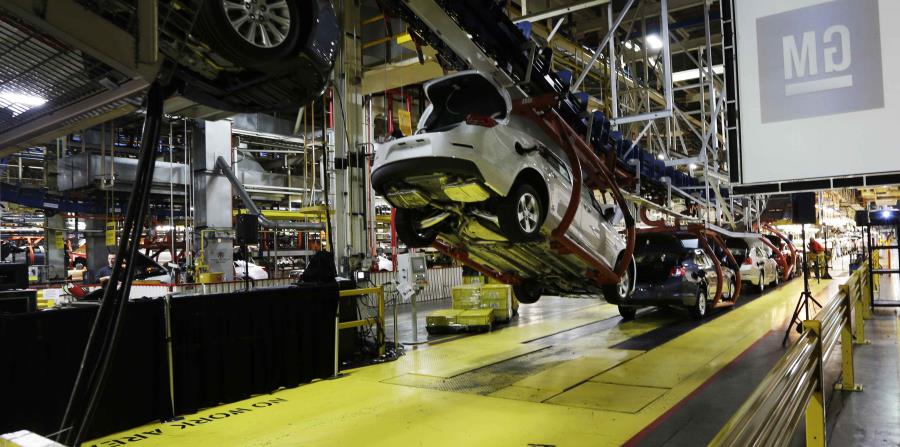 Línea de ensamblaje en una planta de General Motors en Kansas City, Kansas. (horizontal-x3)