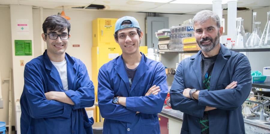 Desde la izquierda, Axel Vera, Bryan Cobo y el doctor Orestes Quesada. (horizontal-x3)