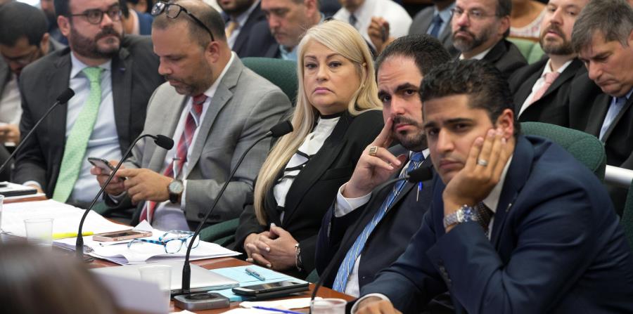 Los miembros de la rama Ejecutiva que acudieron a deponer a favor de la derogación de la Ley 80 fueron duramente cuestionados por los legisladores de la Cámara baja. (horizontal-x3)