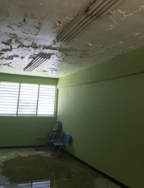 En la foto se muestra uno de los salones de la escuela Guillermina Rosado de Ayala. (Suministrada) (vertical-x1)