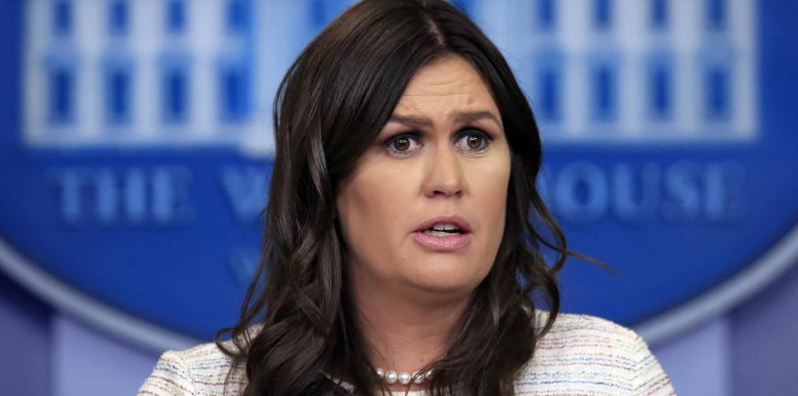 Huckabee, secretaria de prensa de la Casa Blanca, habla ante los medios. (AP) (horizontal-x3)