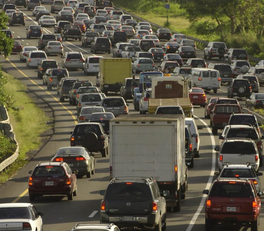 La congestión vehicular se extiende desde Humacao hasta Caguas. (GFR Media) (semisquare-x3)